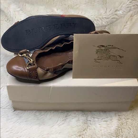 Shoes - Picture 1 of 3
